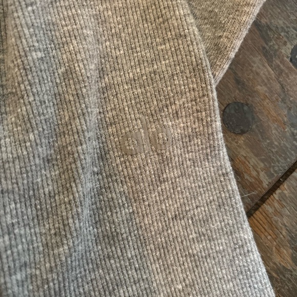 Alo Gray Turtleneck Sweater size xs - Picture 3 of 5